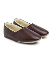 Load image into Gallery viewer, Morlands Sheepskin Men&#39;s Slippers - Lauder Brown
